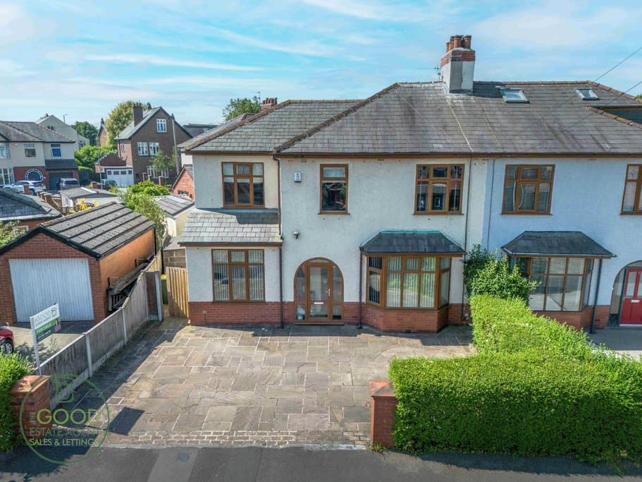 The Crescent, Preston, PR2