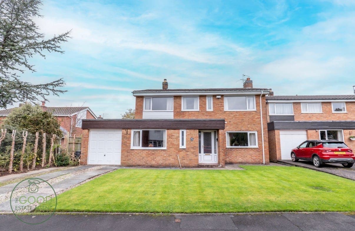Holmeswood Crescent, Preston, PR3