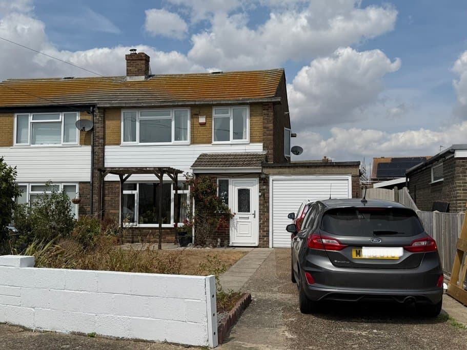 Prior Road, Greatstone , TN28