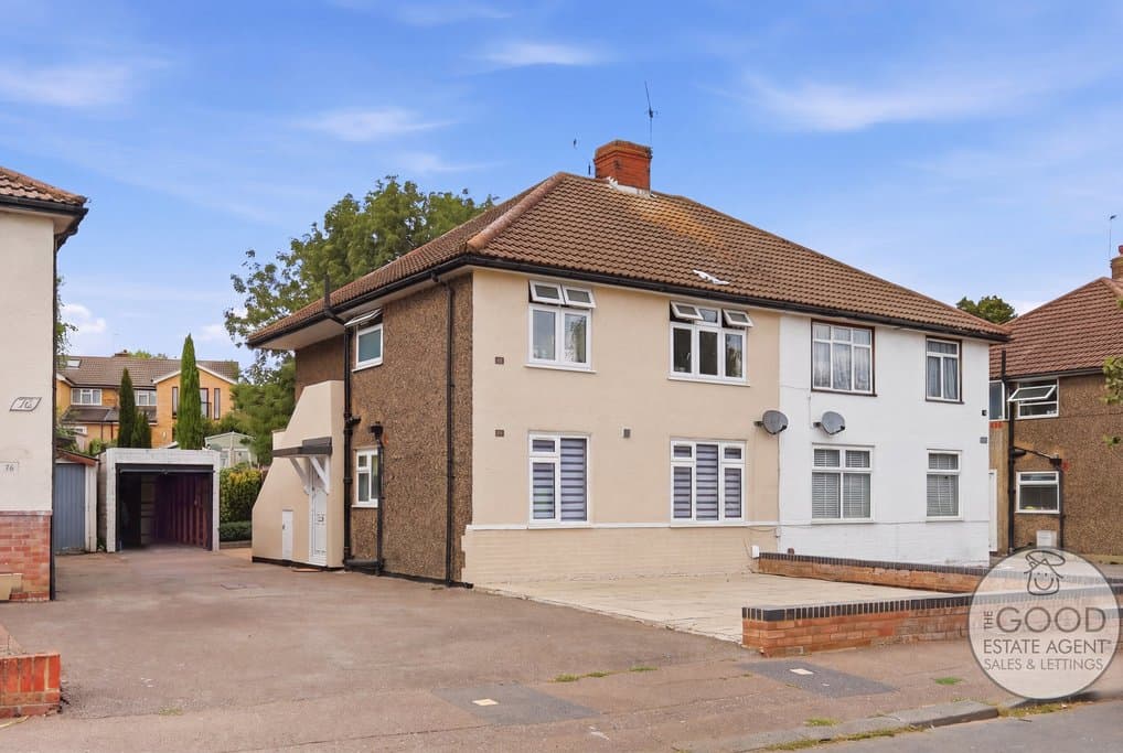 River Way, Loughton, IG10