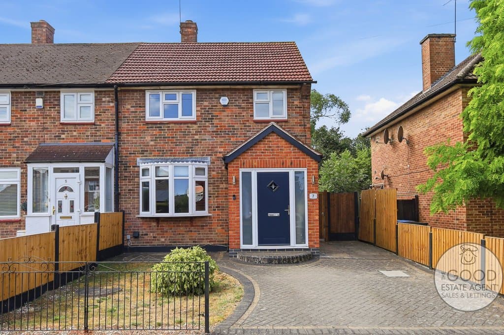 Rochford Avenue, Loughton, IG10