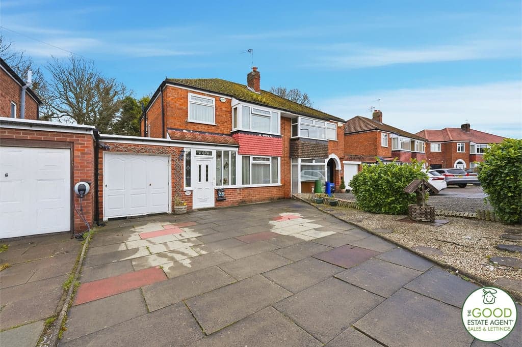 Hillary Avenue, Heald Green, SK8