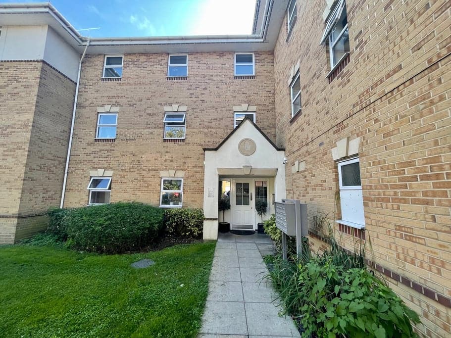 International Way, Sunbury on Thamers, TW16